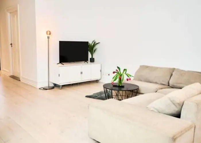 Amalienborg Retreat Stylish 2br *