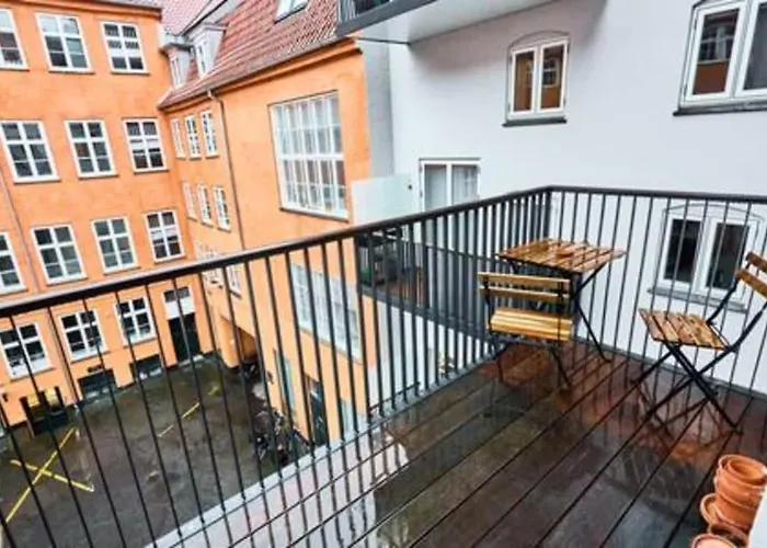 Amalienborg Retreat Stylish 2br *