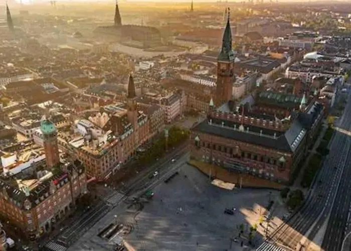 Апартаменты Amalienborg Retreat Stylish 2br *