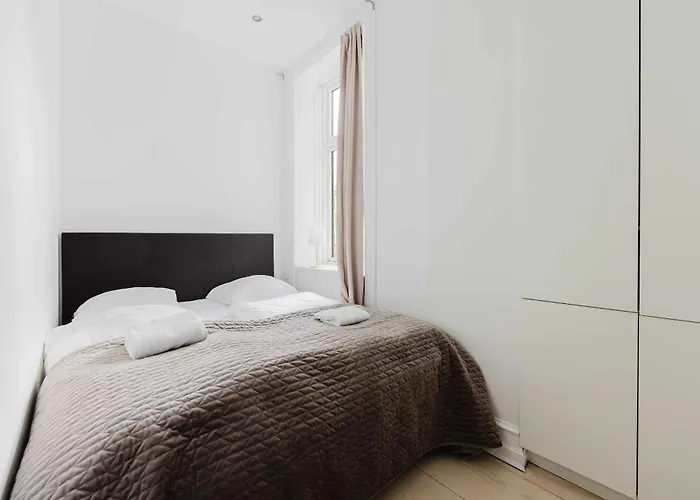Апартаменты Amalienborg Retreat Stylish 2br