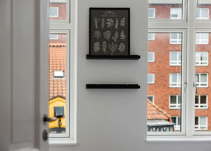 Amalienborg Retreat Stylish 2br