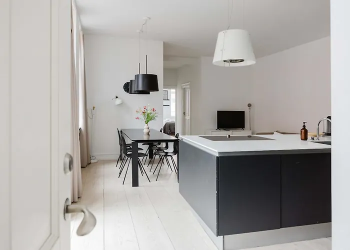 Amalienborg Retreat Stylish 2br アパート コペンハーゲン